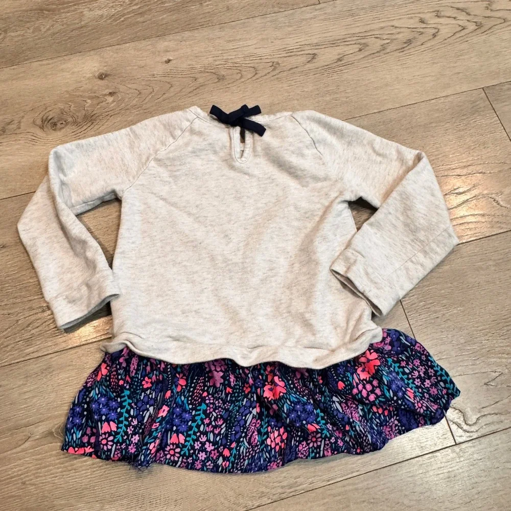 OshKosh B'gosh Girls Gray Sweatshirt Top with Floral Hem Size 4/5 Xsmall‎